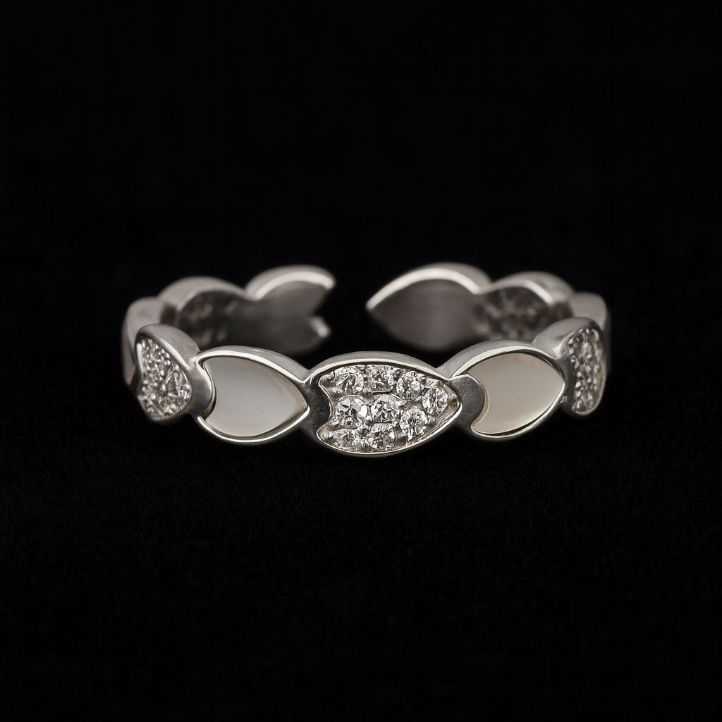 Elegant Leaf-Inspired Silver Ring